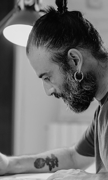 gianle Gianle Lametá, originally from Salento, was inspired by Hip Hop culture in the early 1990s and started painting graffiti. After returning to Lecce in 2013, he explored illustration and urban art while also creating terrariums and kokedama to share his passion for nature.